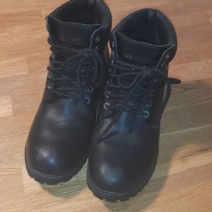 Waterproof work boots in excellent condition. Worn
